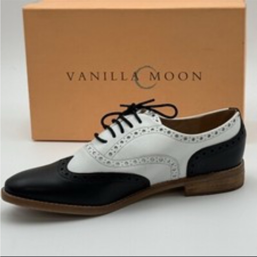 Vanilla Moon Black and White Lace up wingtip, size8